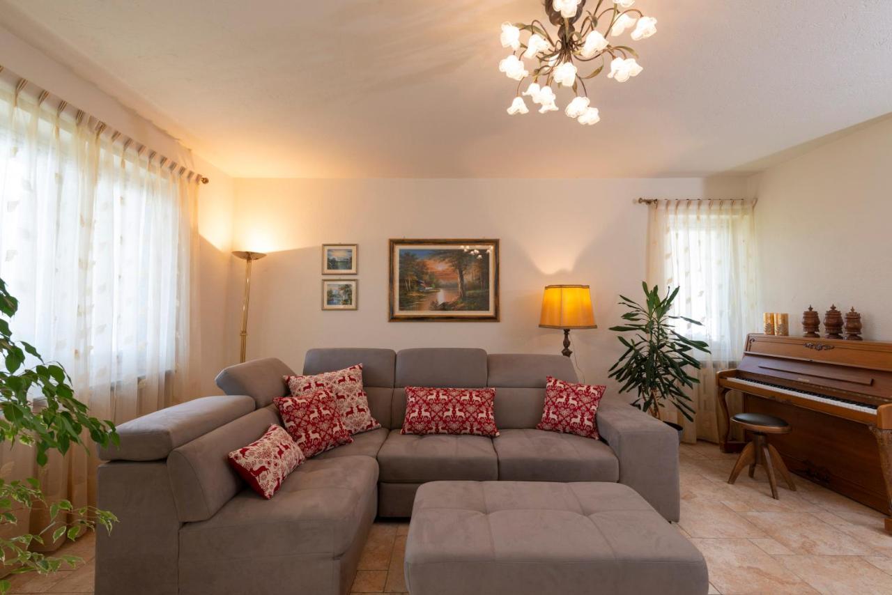 Villa Mara - Aosta - 200 Mq - Wifi - Jacuzzi - Parcheggio - Giardino Eksteriør bilde