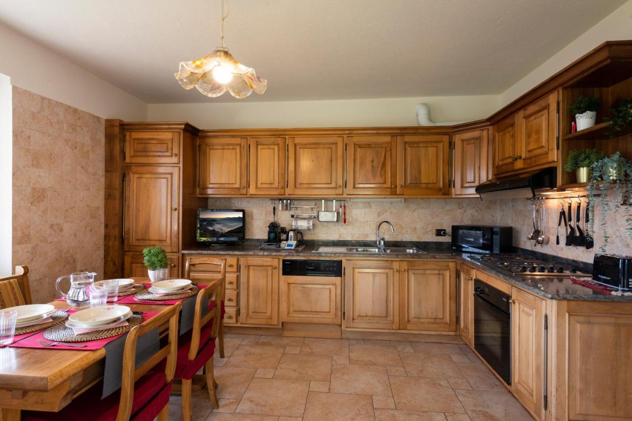 Villa Mara - Aosta - 200 Mq - Wifi - Jacuzzi - Parcheggio - Giardino Eksteriør bilde