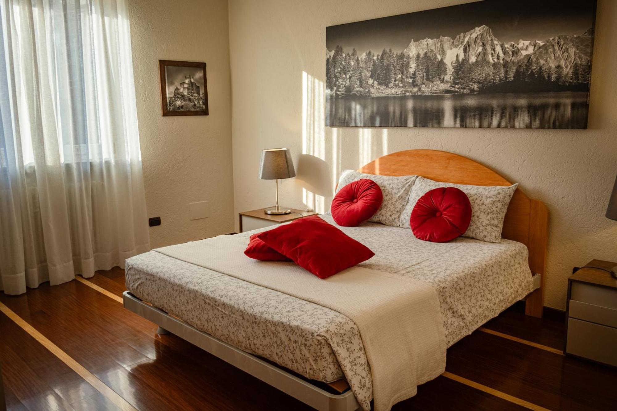 Villa Mara - Aosta - 200 Mq - Wifi - Jacuzzi - Parcheggio - Giardino Eksteriør bilde